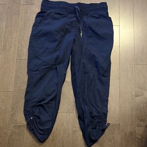 Lululemon navy studio capris size 8